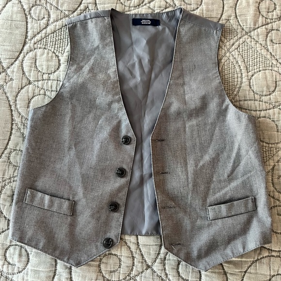 Nautica boys Formal Suit Set - Vest, Pants and Collared Dress Shirt - Picture 4 of 6